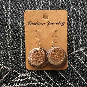 Leather earrings